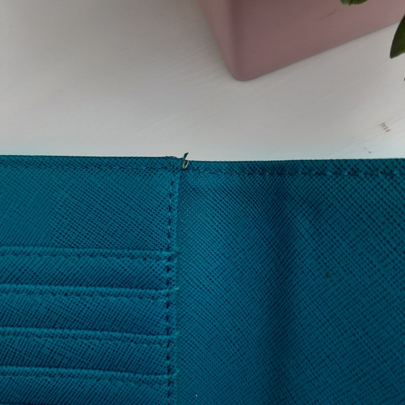 Guess Turquoise Wallet - Picture 8 of 8